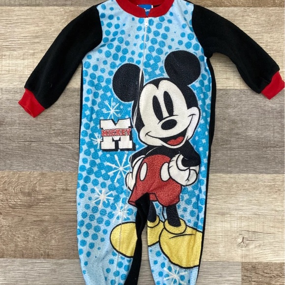 18M Winter Mickey Mouse PJs - Picture 2 of 7
